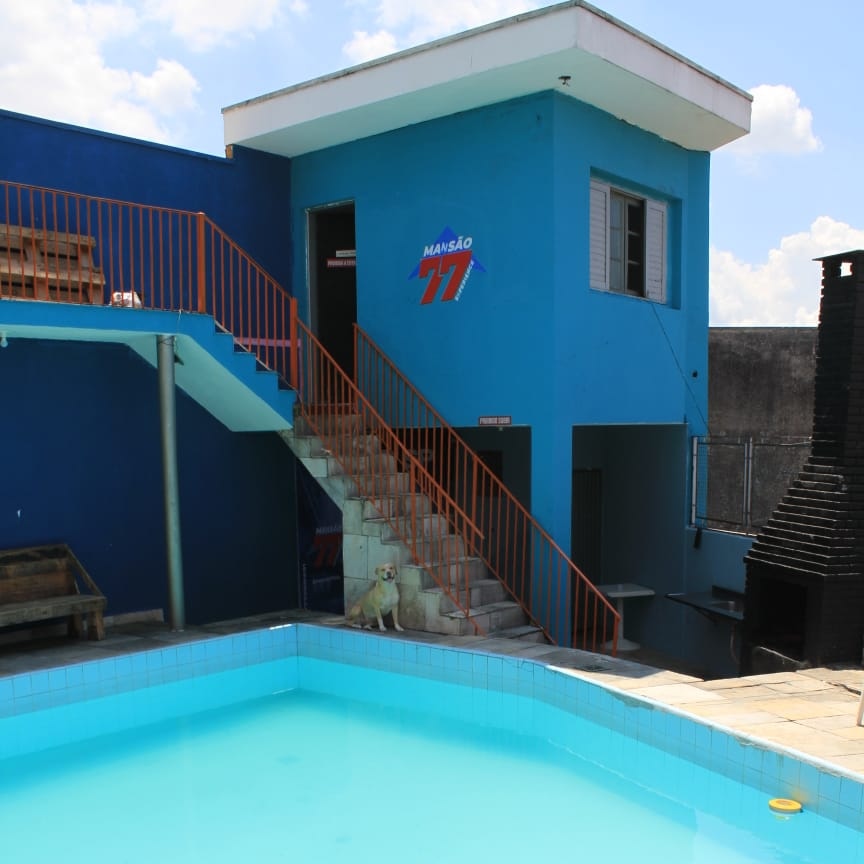 Casa-com-piscina-na-zona-leste